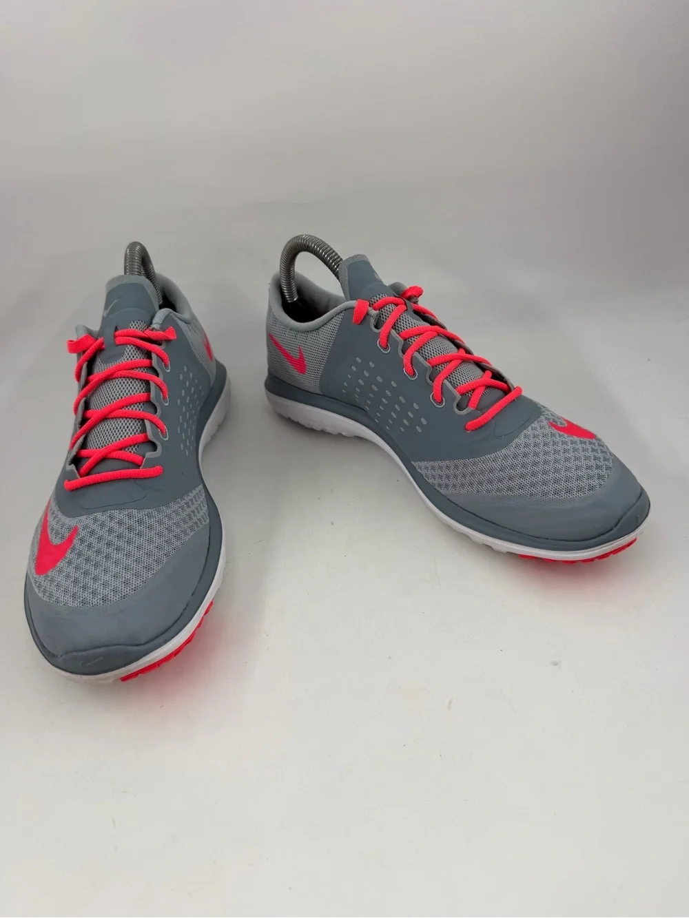 Nike Women’s FS Lite Run 2 -SZ 8.5- Grey 684667-003 Running Shoes - LIKE NEW